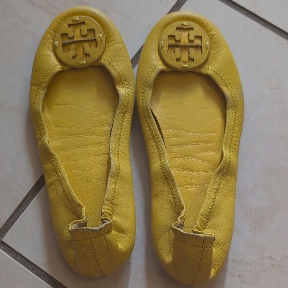 Tory Burch Yellow Ballet Flats Size 5 - Picture 2 of 12